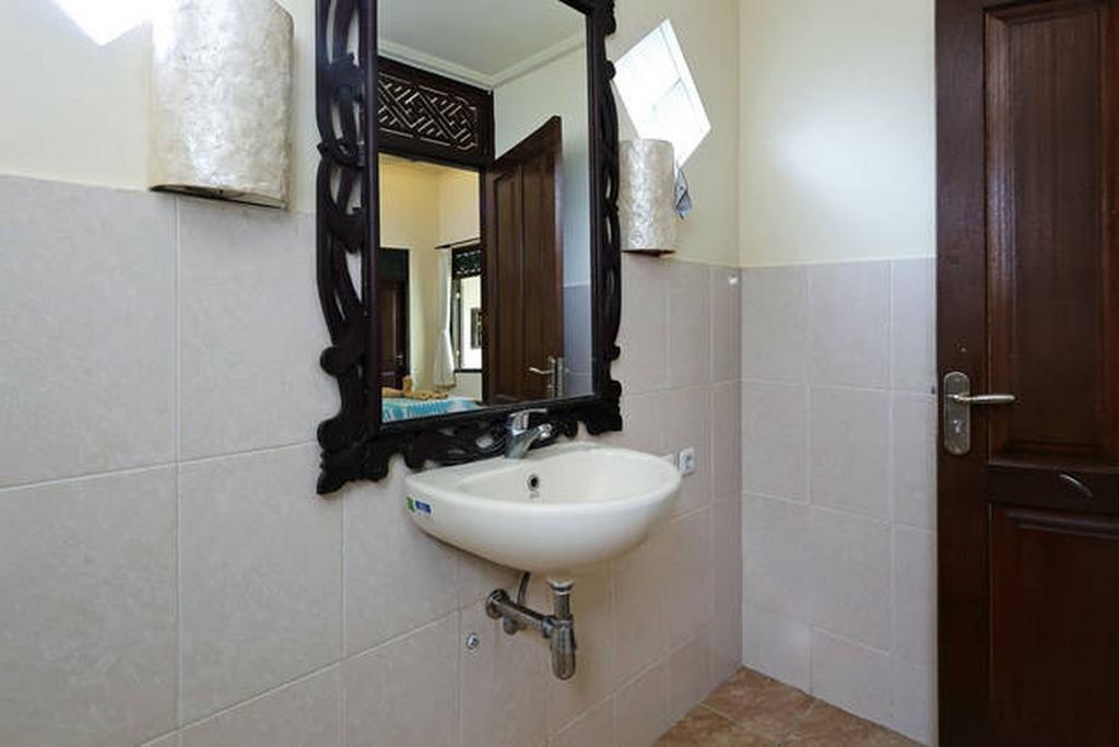 Loka Sari Guest House And Spa ウブド エクステリア 写真