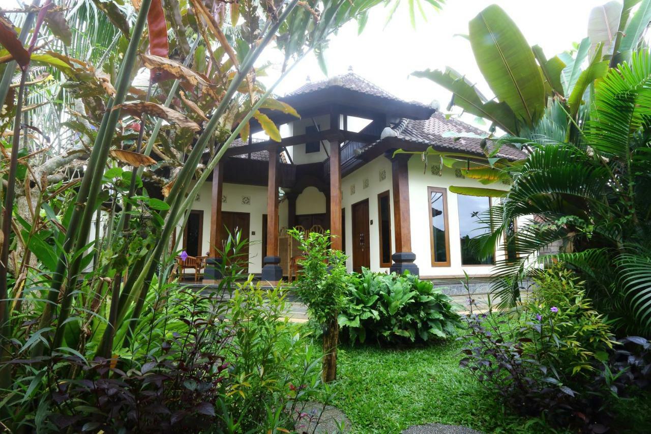 Loka Sari Guest House And Spa ウブド エクステリア 写真