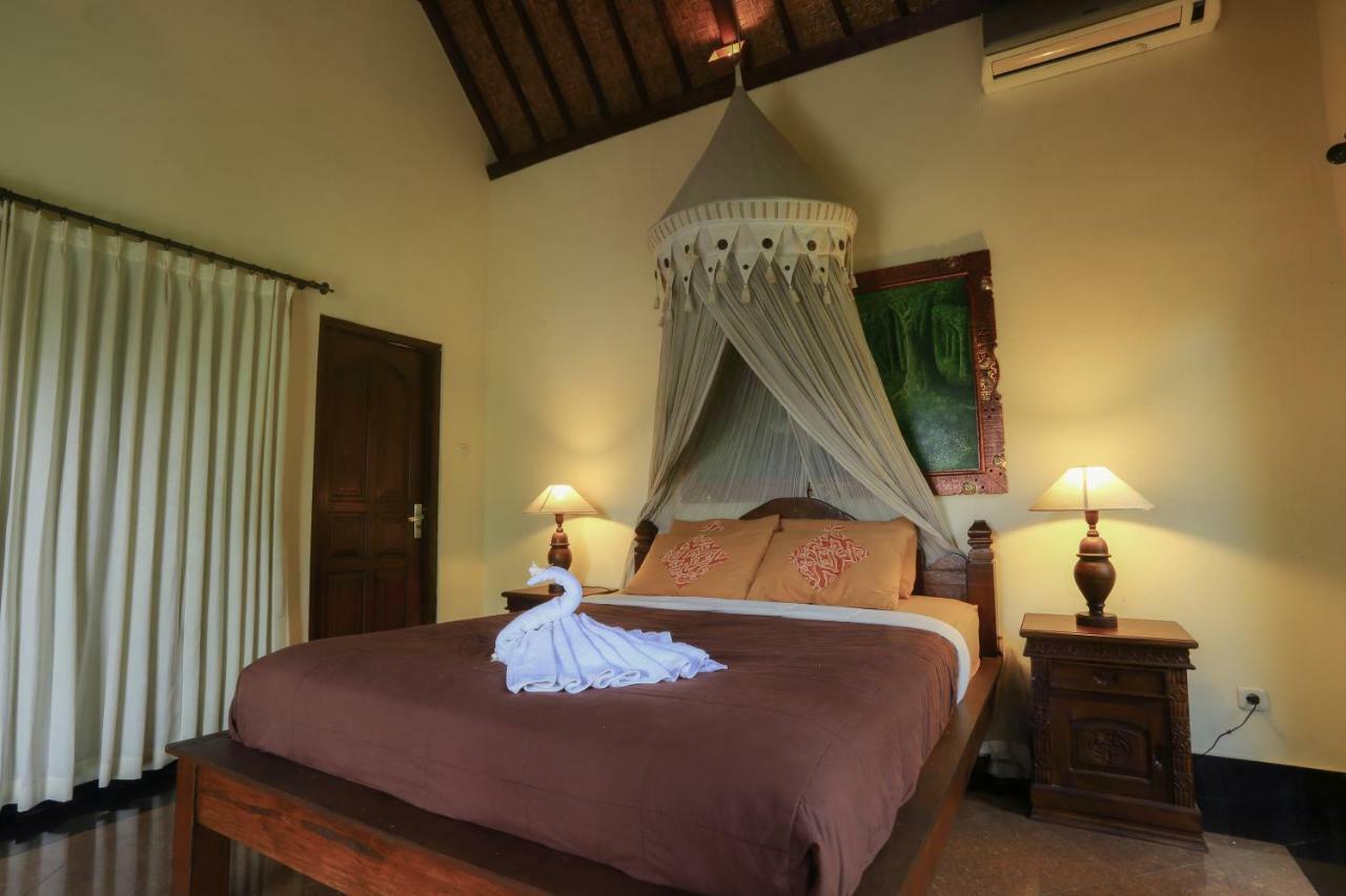 Loka Sari Guest House And Spa ウブド エクステリア 写真